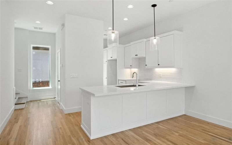 5833 Oram Street #3, Dallas, TX 75206, 2 Bedrooms Bedrooms, ,2 BathroomsBathrooms,Residential Lease,For Rent,5833 Oram Street,20973921