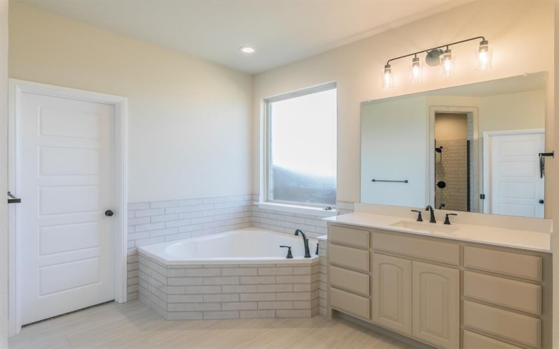 213 Navajo Trail, Alvarado, TX 76009, 3 Bedrooms Bedrooms, ,2 BathroomsBathrooms,Residential,For Sale,213 Navajo Trail,20973985