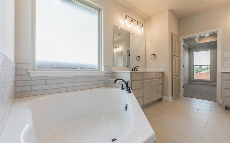 213 Navajo Trail, Alvarado, TX 76009, 3 Bedrooms Bedrooms, ,2 BathroomsBathrooms,Residential,For Sale,213 Navajo Trail,20973985