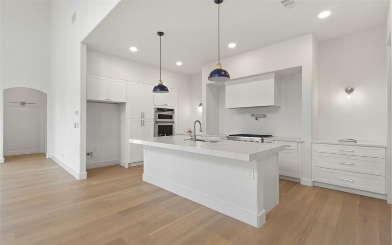 2327 Bussey Drive, Irving, TX 75062, 5 Bedrooms Bedrooms, ,5 BathroomsBathrooms,Residential,For Sale,2327 Bussey Drive,20973252