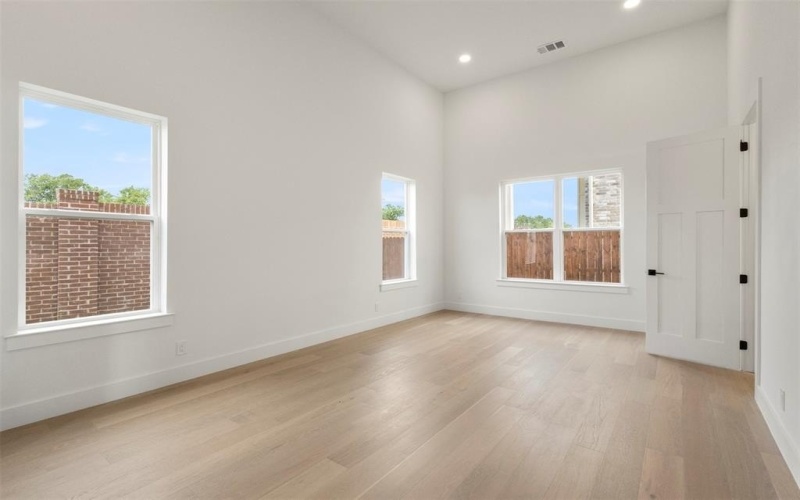 2327 Bussey Drive, Irving, TX 75062, 5 Bedrooms Bedrooms, ,5 BathroomsBathrooms,Residential,For Sale,2327 Bussey Drive,20973252