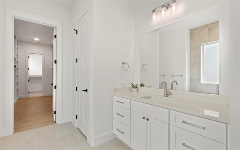2327 Bussey Drive, Irving, TX 75062, 5 Bedrooms Bedrooms, ,5 BathroomsBathrooms,Residential,For Sale,2327 Bussey Drive,20973252