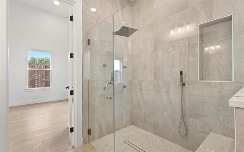 2327 Bussey Drive, Irving, TX 75062, 5 Bedrooms Bedrooms, ,5 BathroomsBathrooms,Residential,For Sale,2327 Bussey Drive,20973252