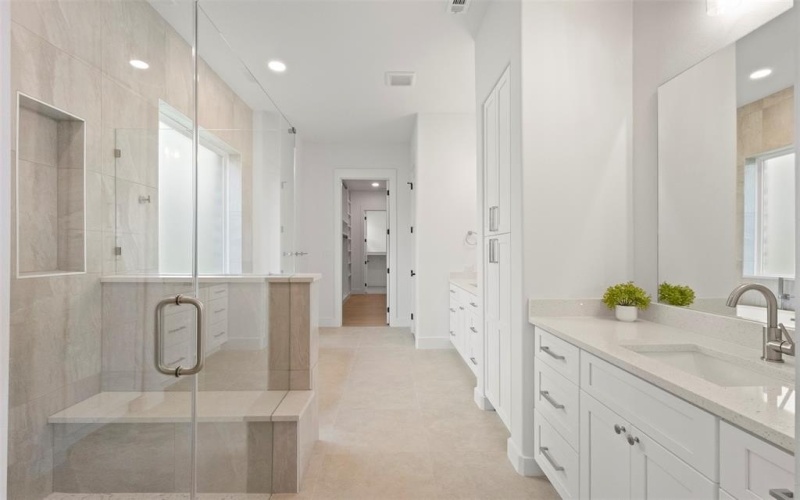 2327 Bussey Drive, Irving, TX 75062, 5 Bedrooms Bedrooms, ,5 BathroomsBathrooms,Residential,For Sale,2327 Bussey Drive,20973252
