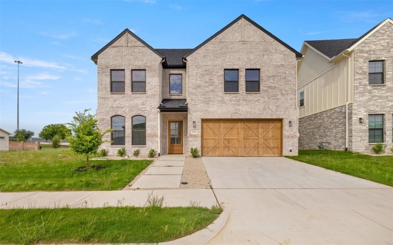 2327 Bussey Drive, Irving, TX 75062, 5 Bedrooms Bedrooms, ,5 BathroomsBathrooms,Residential,For Sale,2327 Bussey Drive,20973252