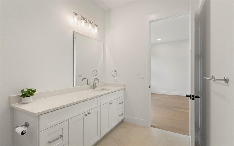 2327 Bussey Drive, Irving, TX 75062, 5 Bedrooms Bedrooms, ,5 BathroomsBathrooms,Residential,For Sale,2327 Bussey Drive,20973252