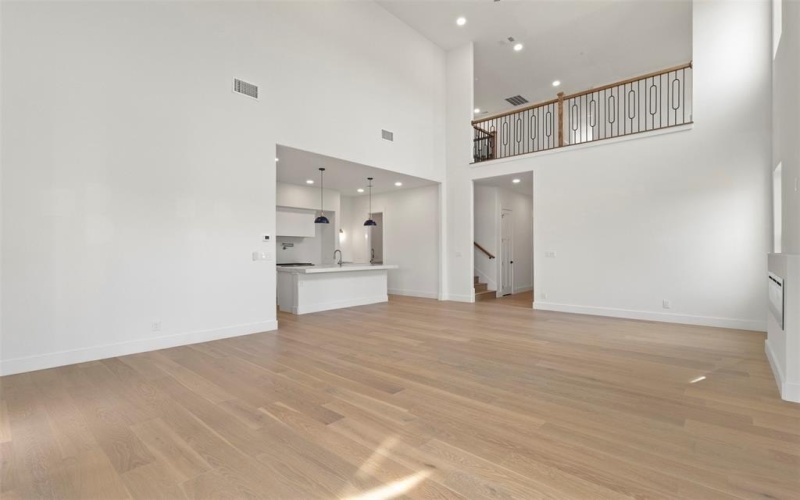2327 Bussey Drive, Irving, TX 75062, 5 Bedrooms Bedrooms, ,5 BathroomsBathrooms,Residential,For Sale,2327 Bussey Drive,20973252