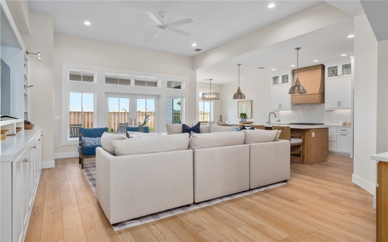 530 Black Marlin Drive, Port Aransas, TX 78373, 4 Habitaciones Habitaciones , ,5 BañosBaños,Residential,En Venta,530 Black Marlin Drive,449236