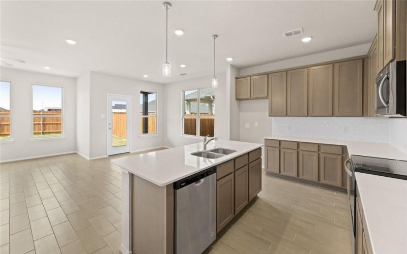 6929 Freight Train Ln, Fort Worth, TX 76123, 3 Bedrooms Bedrooms, ,2 BathroomsBathrooms,Residential,For Sale,6929 Freight Train Ln,20974431