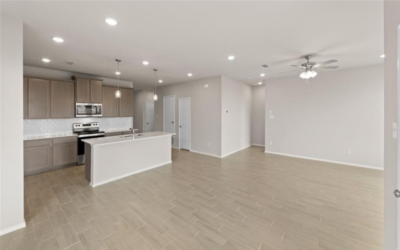 6929 Freight Train Ln, Fort Worth, TX 76123, 3 Bedrooms Bedrooms, ,2 BathroomsBathrooms,Residential,For Sale,6929 Freight Train Ln,20974431