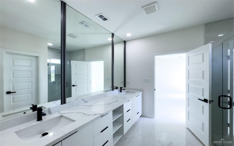 4812 Duke Avenue, McAllen, TX 78504, 3 Bedrooms Bedrooms, ,3 BathroomsBathrooms,Residential,For Sale,4812 Duke Avenue,474079