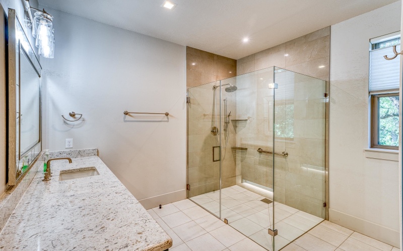 222 Sun Ray, Horseshoe Bay, TX 78657, 3 Bedrooms Bedrooms, ,2 BathroomsBathrooms,Residential,For Sale,222 Sun Ray,173922