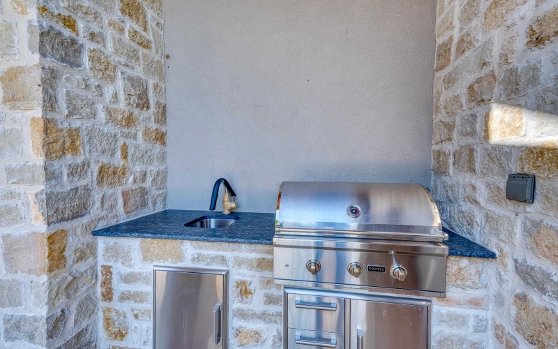 222 Sun Ray, Horseshoe Bay, TX 78657, 3 Bedrooms Bedrooms, ,2 BathroomsBathrooms,Residential,For Sale,222 Sun Ray,173922