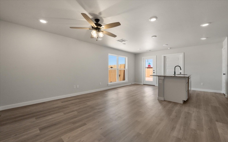 14401 Paris Avenue, Lubbock, TX 79423, 3 Bedrooms Bedrooms, ,2 BathroomsBathrooms,Residential,For Sale,14401 Paris Avenue,202556578