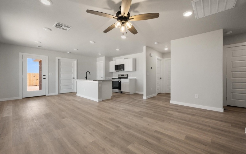 14401 Paris Avenue, Lubbock, TX 79423, 3 Bedrooms Bedrooms, ,2 BathroomsBathrooms,Residential,For Sale,14401 Paris Avenue,202556578