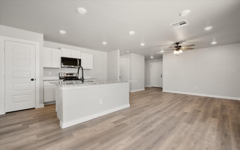 14401 Paris Avenue, Lubbock, TX 79423, 3 Bedrooms Bedrooms, ,2 BathroomsBathrooms,Residential,For Sale,14401 Paris Avenue,202556578
