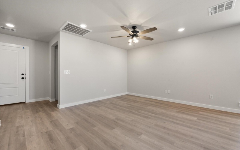 14401 Paris Avenue, Lubbock, TX 79423, 3 Bedrooms Bedrooms, ,2 BathroomsBathrooms,Residential,For Sale,14401 Paris Avenue,202556578