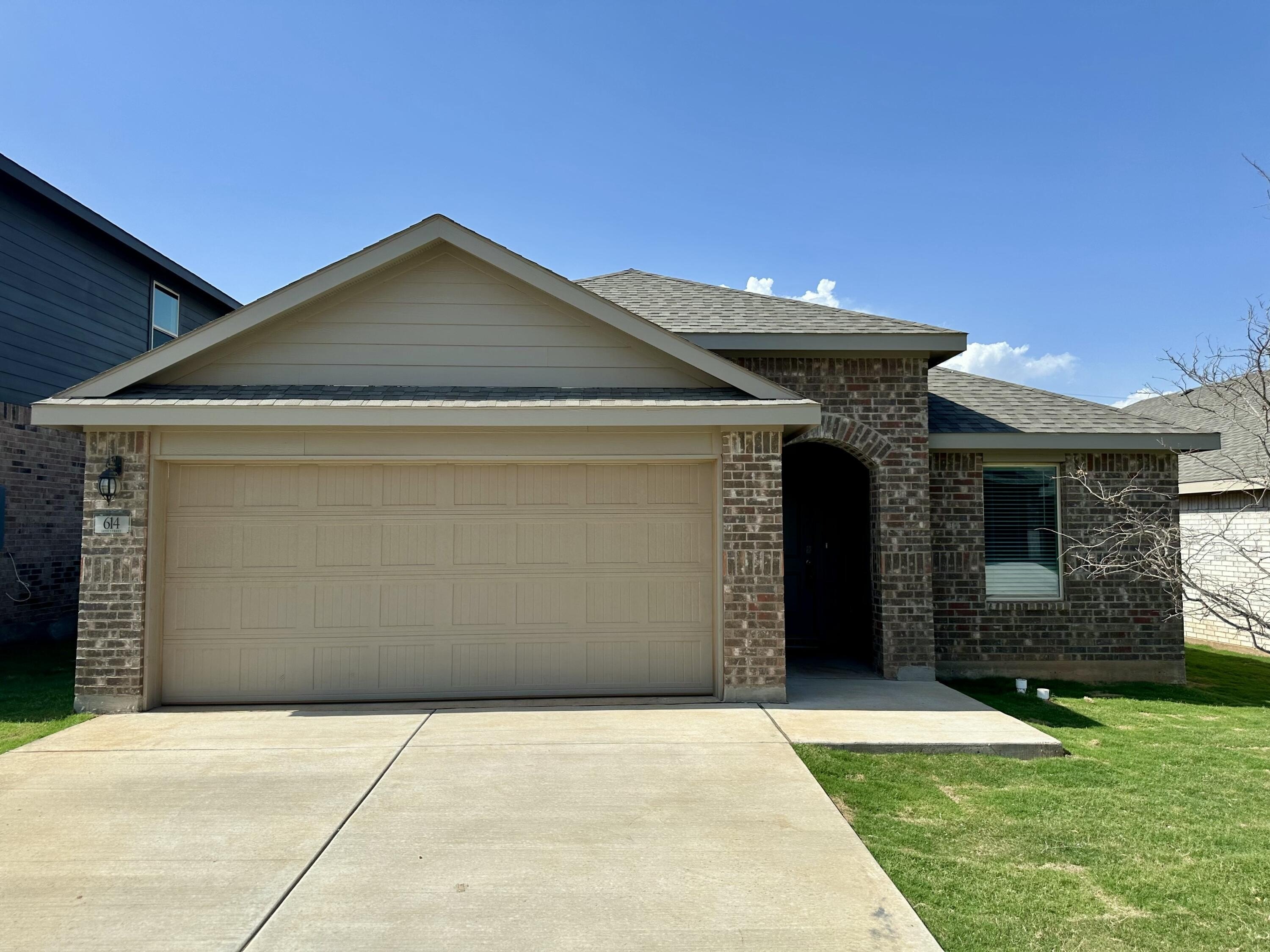 614 E 14th Street, Wolfforth, TX 79382, 3 Habitaciones Habitaciones , ,2 BañosBaños,Residential Lease,En Alquiler,614 E 14th Street,202556609