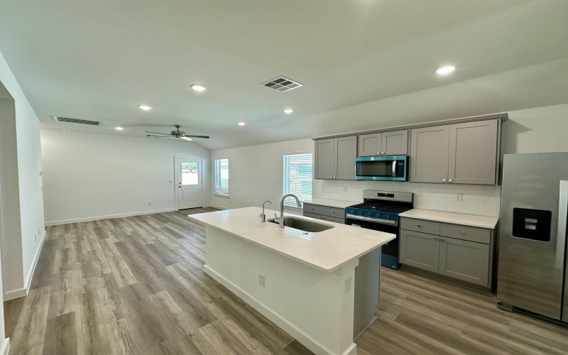 614 E 14th Street, Wolfforth, TX 79382, 3 Habitaciones Habitaciones , ,2 BañosBaños,Residential Lease,En Alquiler,614 E 14th Street,202556609