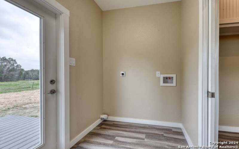 954 Ridge Trail, Spring Branch, TX 78070, 3 Bedrooms Bedrooms, ,2 BathroomsBathrooms,Residential,For Sale,954 Ridge Trail,1877103