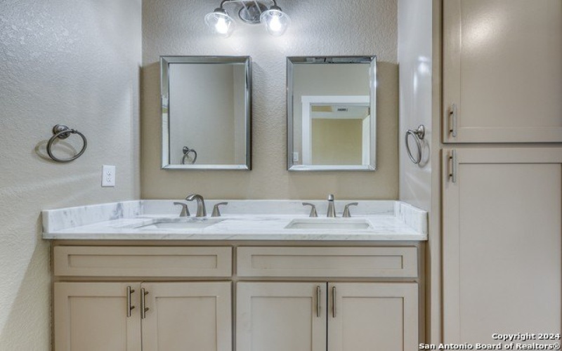 954 Ridge Trail, Spring Branch, TX 78070, 3 Bedrooms Bedrooms, ,2 BathroomsBathrooms,Residential,For Sale,954 Ridge Trail,1877103