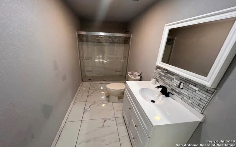 236 Hopi, Bandera, TX 78003, 5 Habitaciones Habitaciones , ,2 BañosBaños,Residential,En Venta,236 Hopi,1877208