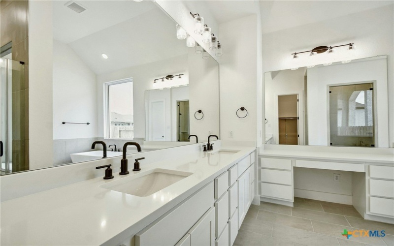 1923 Privet Road, New Braunfels, TX 78132, 4 Habitaciones Habitaciones , ,3 BañosBaños,Residential,En Venta,1923 Privet Road,583969