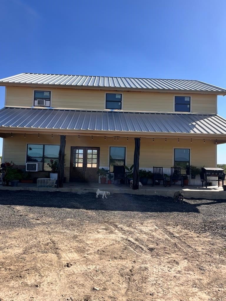 614 Sunset Road, Eagle Pass, TX 78852, 5 Habitaciones Habitaciones , ,2 BañosBaños,Granja,En Venta,614 Sunset Road,81366