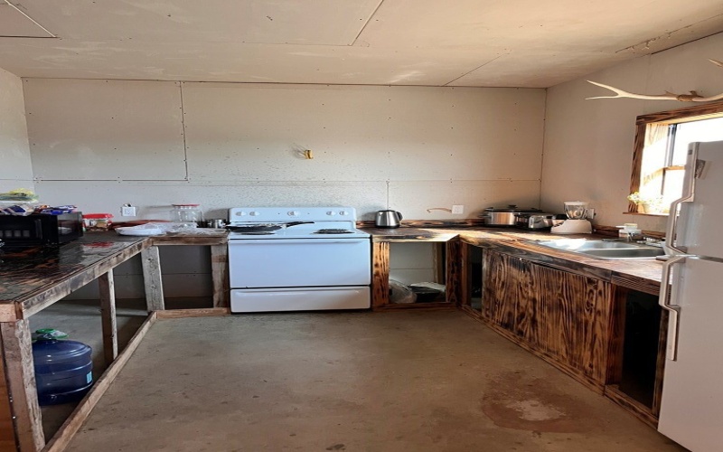 614 Sunset Road, Eagle Pass, TX 78852, 5 Habitaciones Habitaciones , ,2 BañosBaños,Granja,En Venta,614 Sunset Road,81366