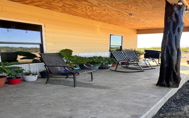 614 Sunset Road, Eagle Pass, TX 78852, 5 Habitaciones Habitaciones , ,2 BañosBaños,Granja,En Venta,614 Sunset Road,81366