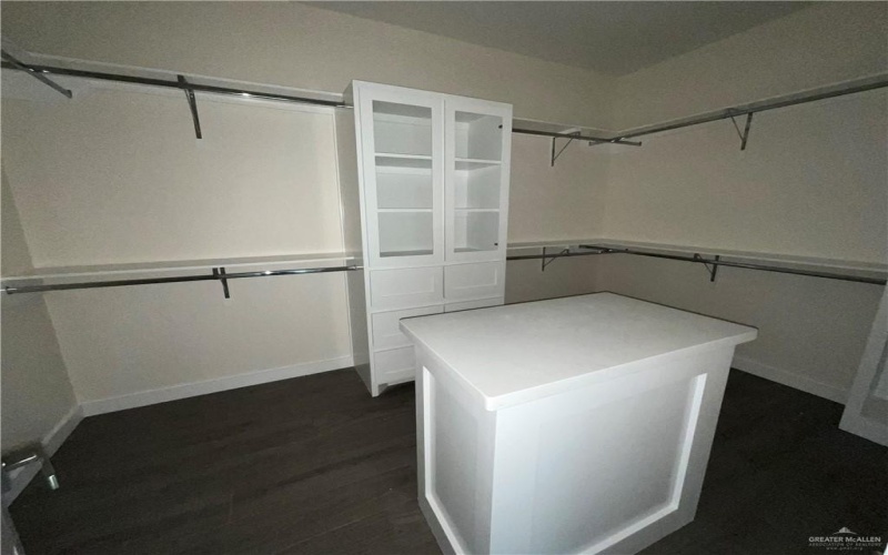 1510 Helen Drive, Weslaco, TX 78596, 4 Bedrooms Bedrooms, ,3 BathroomsBathrooms,Residential,For Sale,1510 Helen Drive,474150