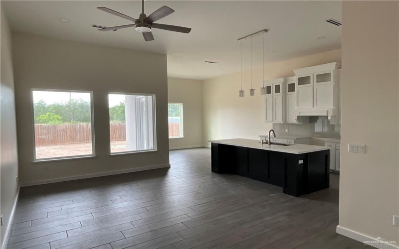 1510 Helen Drive, Weslaco, TX 78596, 4 Bedrooms Bedrooms, ,3 BathroomsBathrooms,Residential,For Sale,1510 Helen Drive,474150