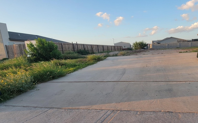 624 Rosemary Ln., Laredo, TX 78046, 3 Bedrooms Bedrooms, ,2 BathroomsBathrooms,Residential,For Sale,624 Rosemary Ln.,20252636