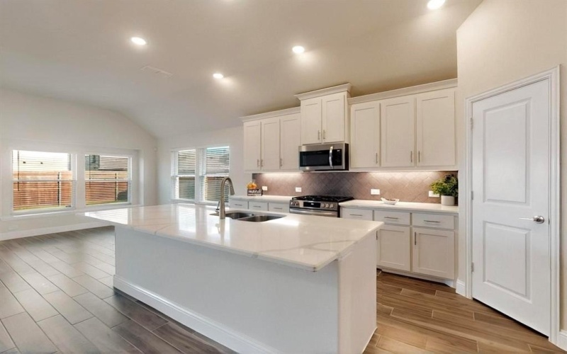 1312 Highcroft Lane, Forney, TX 75126, 4 Bedrooms Bedrooms, ,3 BathroomsBathrooms,Residential,For Sale,1312 Highcroft Lane,20928201