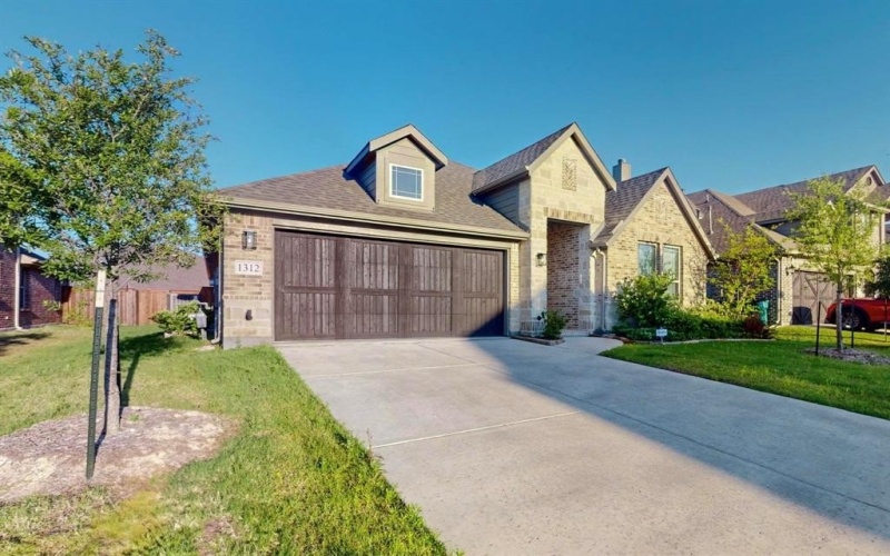 1312 Highcroft Lane, Forney, TX 75126, 4 Bedrooms Bedrooms, ,3 BathroomsBathrooms,Residential,For Sale,1312 Highcroft Lane,20928201