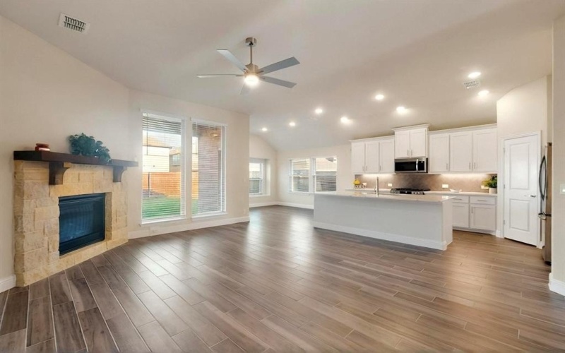 1312 Highcroft Lane, Forney, TX 75126, 4 Bedrooms Bedrooms, ,3 BathroomsBathrooms,Residential,For Sale,1312 Highcroft Lane,20928201
