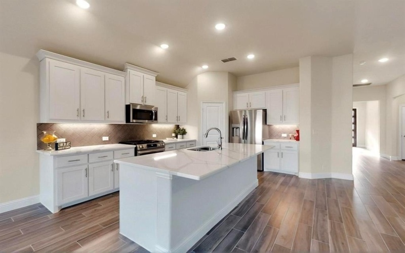 1312 Highcroft Lane, Forney, TX 75126, 4 Bedrooms Bedrooms, ,3 BathroomsBathrooms,Residential,For Sale,1312 Highcroft Lane,20928201