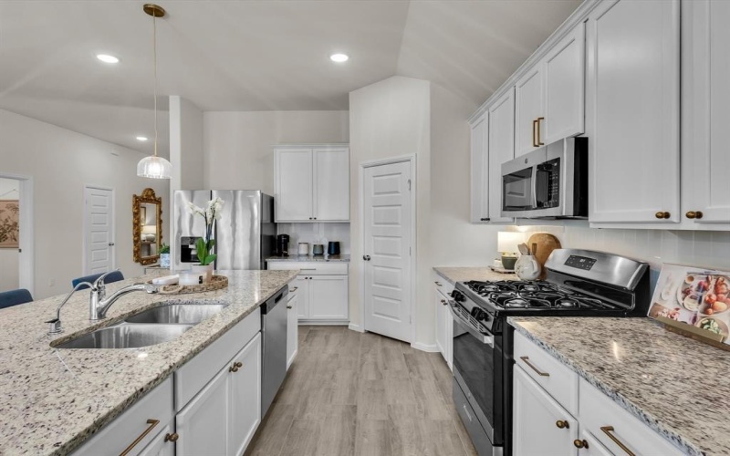 13141 Yellowstone Way, Providence Village, TX 76227, 4 Bedrooms Bedrooms, ,2 BathroomsBathrooms,Residential,For Sale,13141 Yellowstone Way,20949633