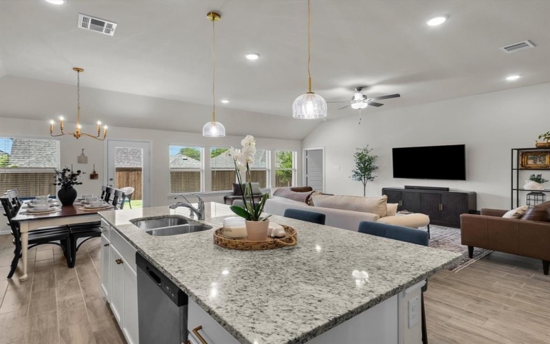 13141 Yellowstone Way, Providence Village, TX 76227, 4 Bedrooms Bedrooms, ,2 BathroomsBathrooms,Residential,For Sale,13141 Yellowstone Way,20949633