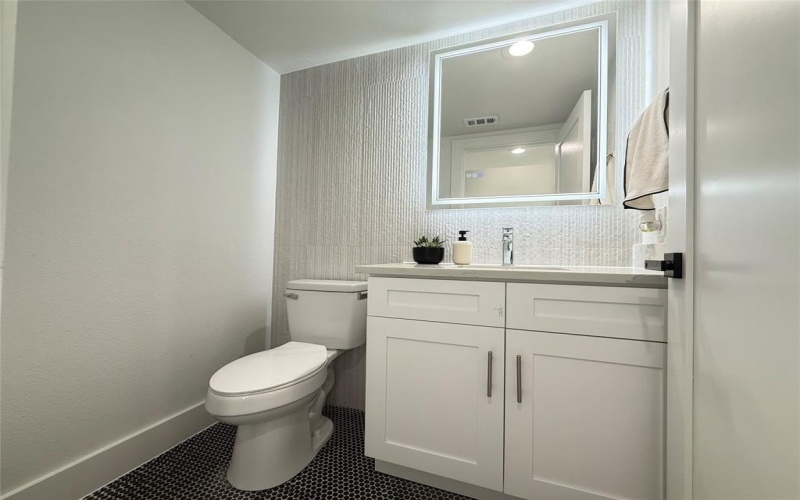 7207 Mohawk Drive #104, Dallas, TX 75235, 2 Habitaciones Habitaciones , ,2 BañosBaños,Residential Lease,En Alquiler,7207 Mohawk Drive,20975726