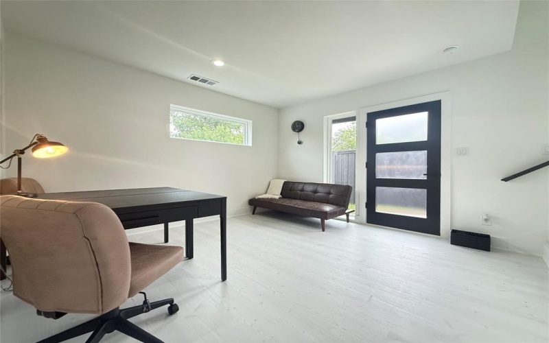 7207 Mohawk Drive #104, Dallas, TX 75235, 2 Habitaciones Habitaciones , ,2 BañosBaños,Residential Lease,En Alquiler,7207 Mohawk Drive,20975726
