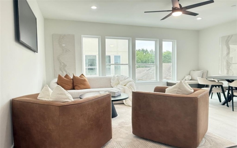 7207 Mohawk Drive #104, Dallas, TX 75235, 2 Habitaciones Habitaciones , ,2 BañosBaños,Residential Lease,En Alquiler,7207 Mohawk Drive,20975726