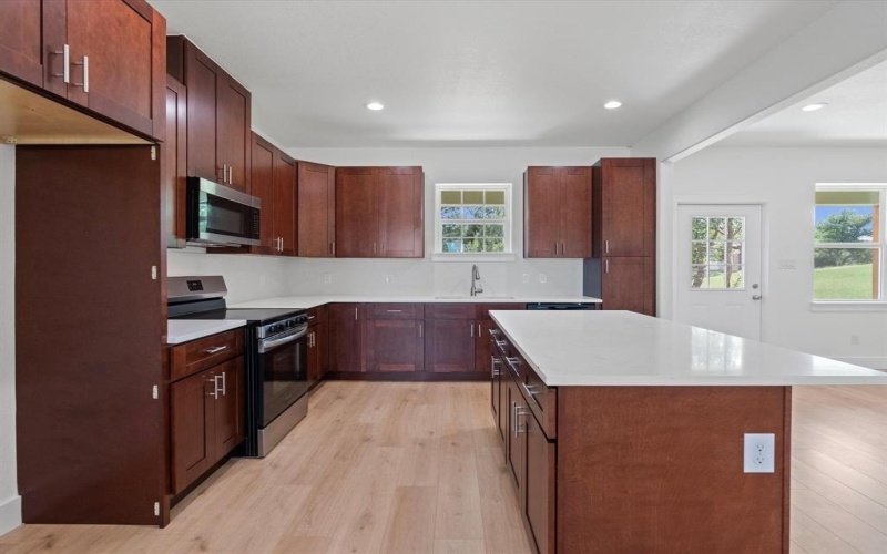799 Blue Fathom Drive, Runaway Bay, TX 76426, 4 Bedrooms Bedrooms, ,2 BathroomsBathrooms,Residential,For Sale,799 Blue Fathom Drive,20970398
