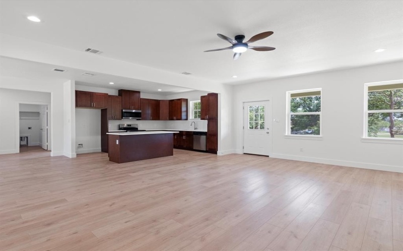 799 Blue Fathom Drive, Runaway Bay, TX 76426, 4 Bedrooms Bedrooms, ,2 BathroomsBathrooms,Residential,For Sale,799 Blue Fathom Drive,20970398