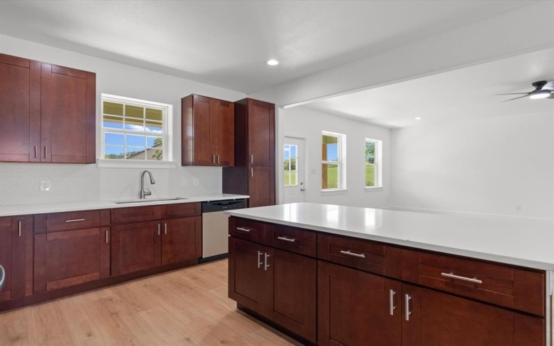 799 Blue Fathom Drive, Runaway Bay, TX 76426, 4 Bedrooms Bedrooms, ,2 BathroomsBathrooms,Residential,For Sale,799 Blue Fathom Drive,20970398