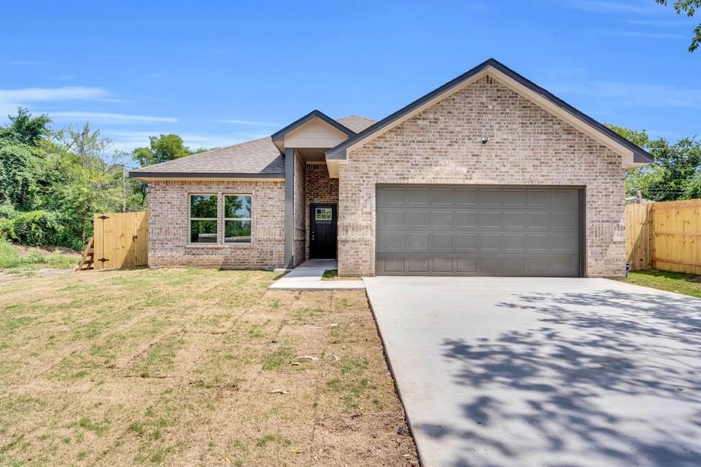 5136 Farnsworth Avenue, Fort Worth, TX 76107, 4 Bedrooms Bedrooms, ,3 BathroomsBathrooms,Residential,For Sale,5136 Farnsworth Avenue,20971033