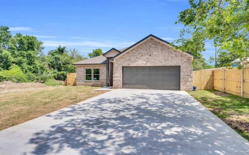 5136 Farnsworth Avenue, Fort Worth, TX 76107, 4 Bedrooms Bedrooms, ,3 BathroomsBathrooms,Residential,For Sale,5136 Farnsworth Avenue,20971033