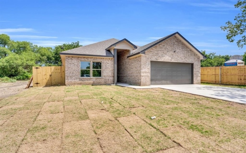 5136 Farnsworth Avenue, Fort Worth, TX 76107, 4 Bedrooms Bedrooms, ,3 BathroomsBathrooms,Residential,For Sale,5136 Farnsworth Avenue,20971033