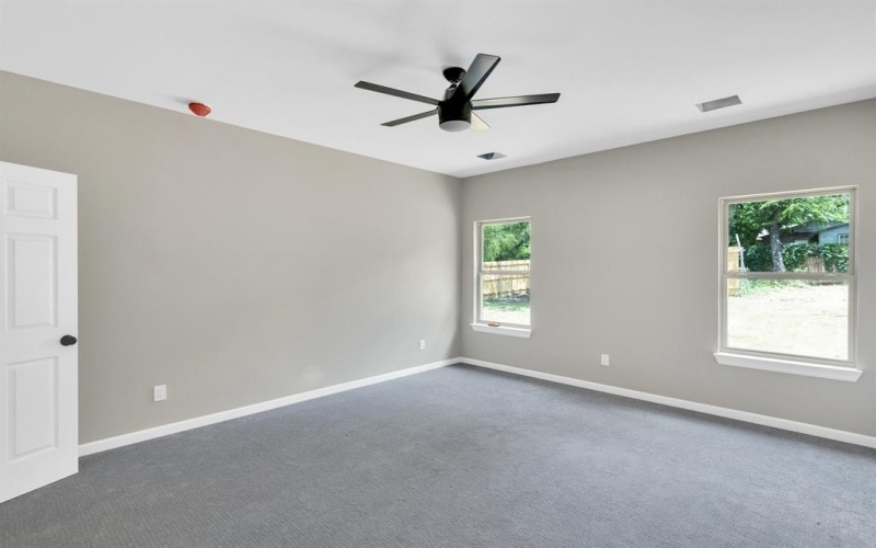 5136 Farnsworth Avenue, Fort Worth, TX 76107, 4 Bedrooms Bedrooms, ,3 BathroomsBathrooms,Residential,For Sale,5136 Farnsworth Avenue,20971033