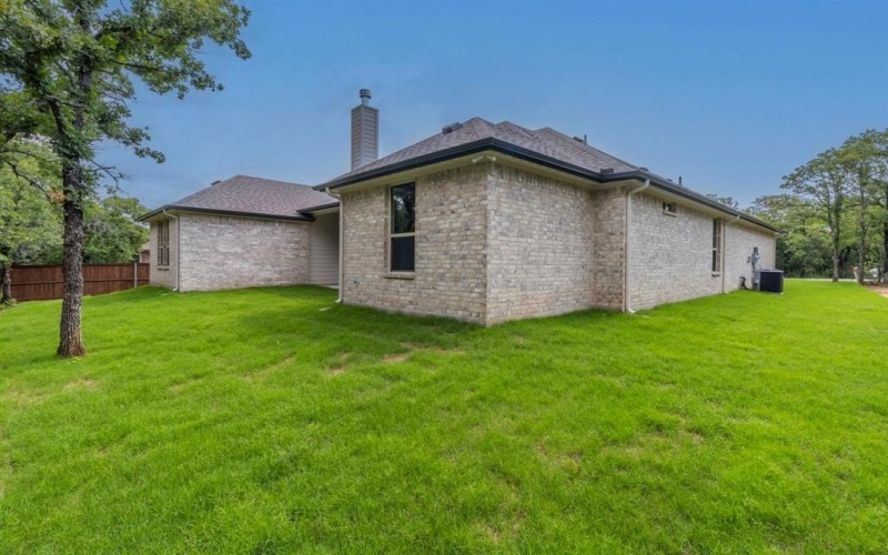 458 Jim Walters Drive, Runaway Bay, TX 76426, 4 Bedrooms Bedrooms, ,2 BathroomsBathrooms,Residential,For Sale,458 Jim Walters Drive,20973321